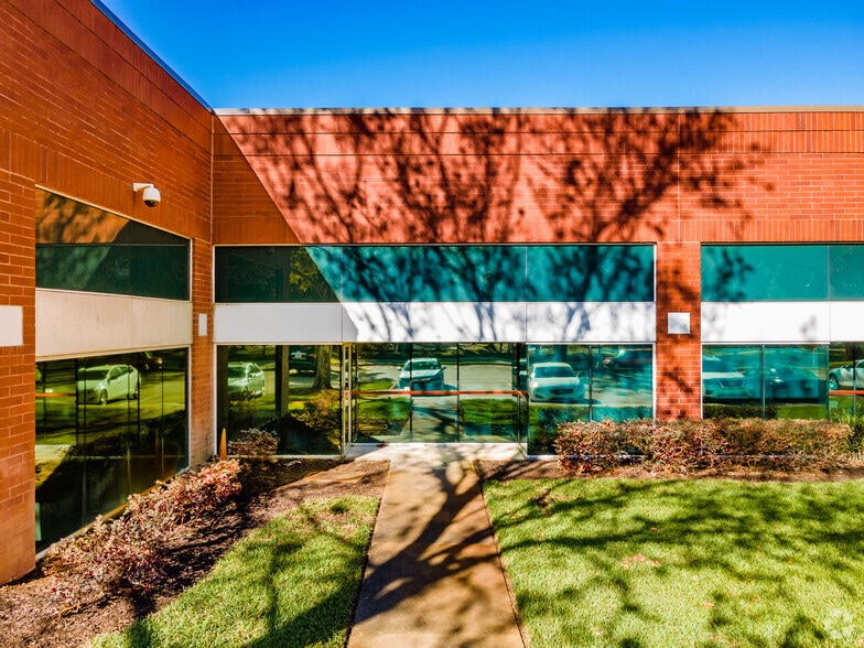 More Photos Of 4502 Woodland Corporate Blvd, Tampa Unknown For Lease