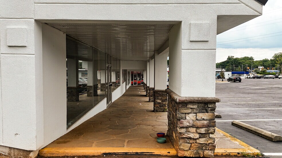 More Photos Of 114 Fleming St, Laurens Storefront For Lease