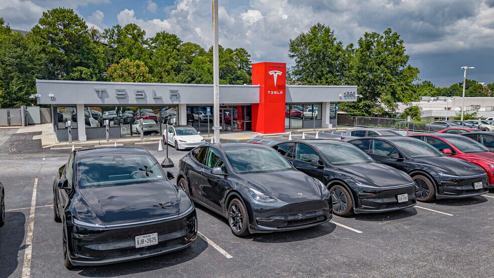 More Photos Of 1580 Church St, Decatur Auto Dealership For Sale
