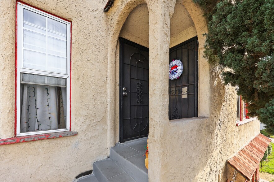 More Photos Of 960 Simmons Ave, Los Angeles Apartments For Sale