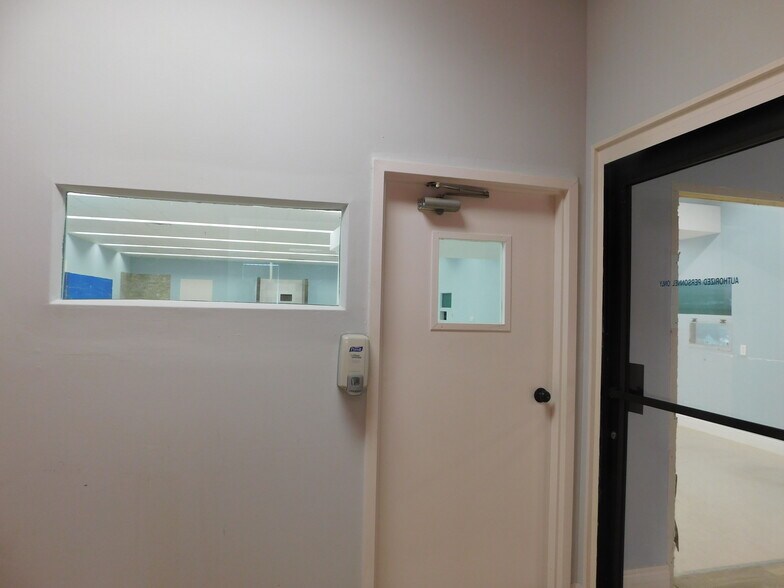 More Photos Of 5070 Industry Dr, Melbourne Manufacturing For Lease