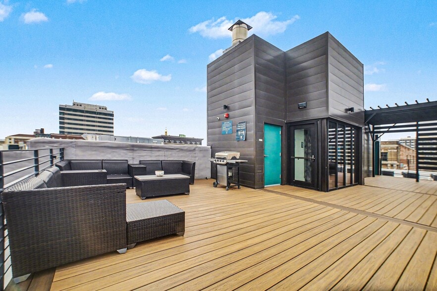 More Photos Of 905 Broadway Blvd, Kansas City Apartments For Sale