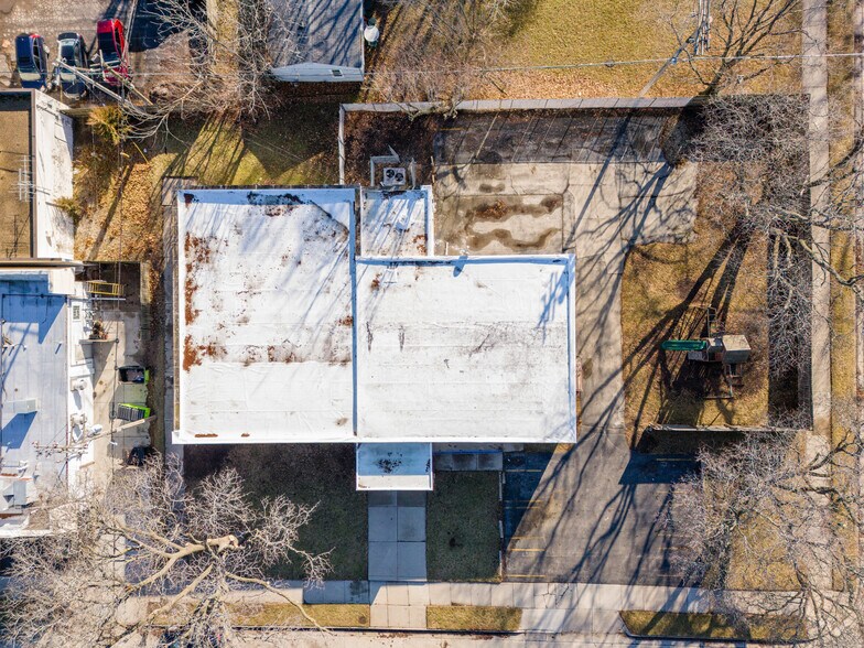 More Photos Of 3921 Olive St, Racine Office For Sale