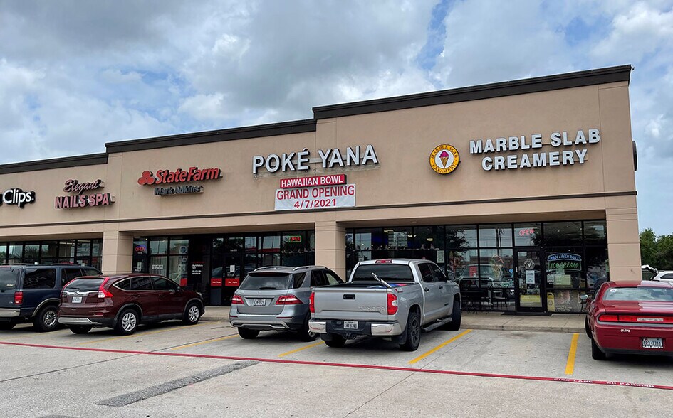 More Photos Of 17400 Spring Cypress Rd, Cypress Unknown For Lease