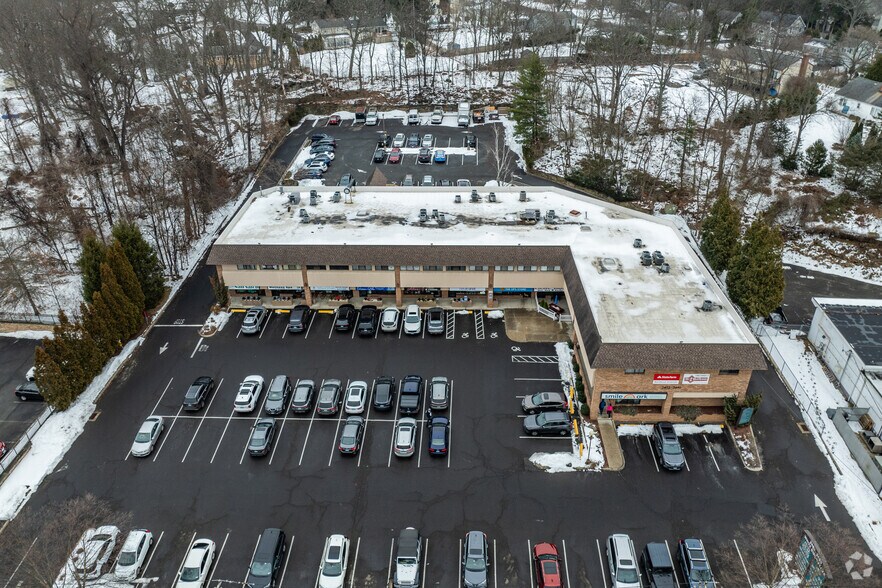 More Photos Of 2452-2490 Black Rock Tpke, Fairfield General Retail For Lease