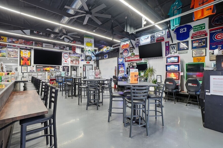 More Photos Of 116-118 S Water St, Wilmington Storefront Retail Office For Sale