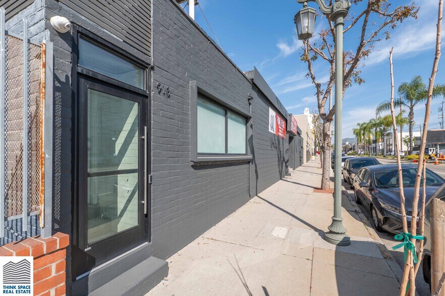 More Photos Of 913-915 N Highland Ave, Los Angeles Showroom For Sale