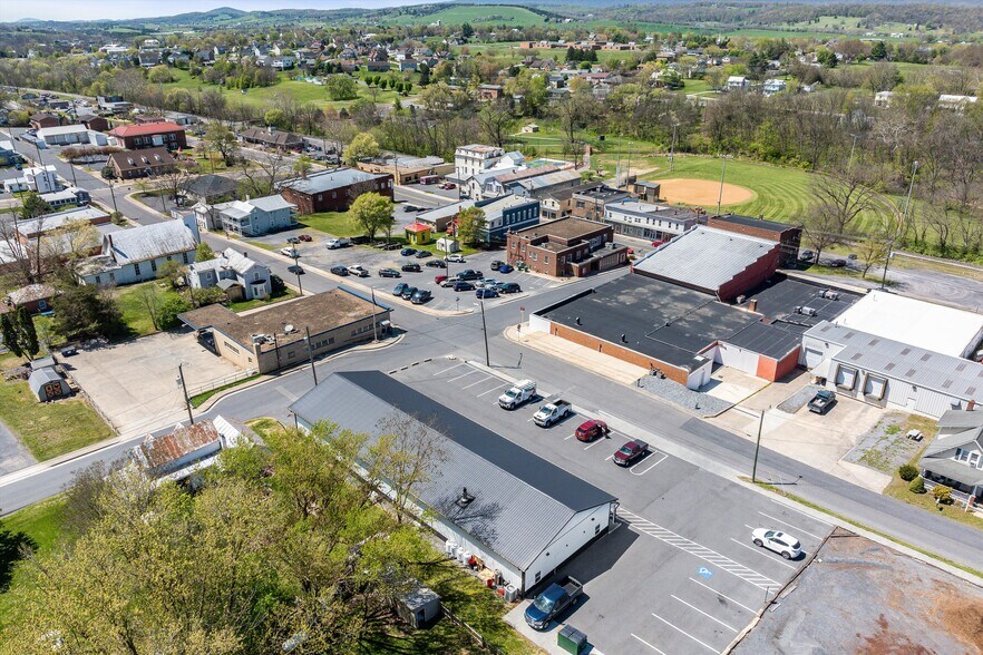 More Photos Of 171 N Central St, Broadway Flex For Sale