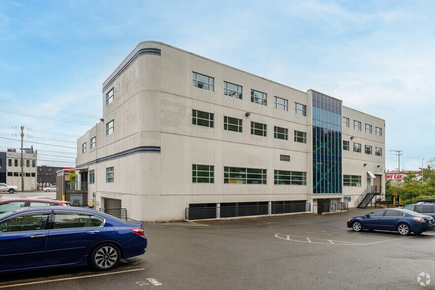 More Photos Of 1430-1438 Elliott Ave W, Seattle Warehouse For Lease