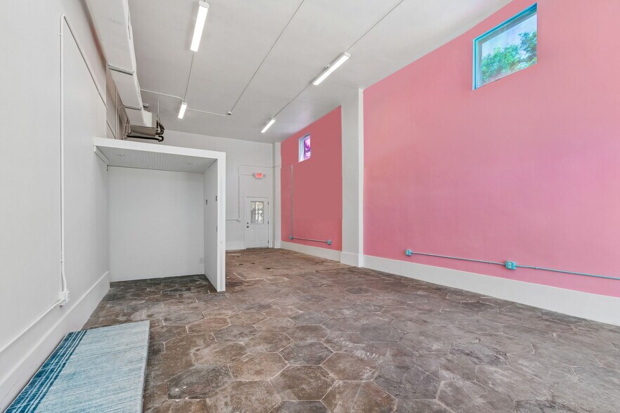 More Photos Of 2801-2805 Dr Martin Luther King Jr St N, Saint Petersburg Storefront Retail Office For Lease