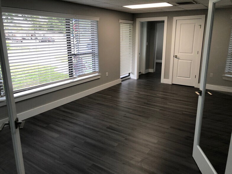 More Photos Of 1501 W Fairbanks Ave, Winter Park Freestanding For Lease