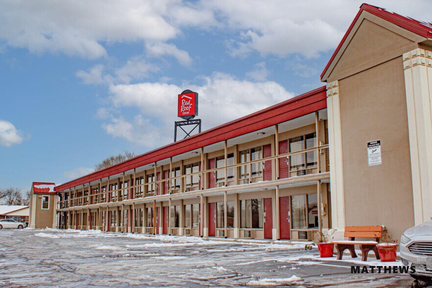 Primary Photo Of 2450 Dryden Rd, Moraine Hotel For Sale