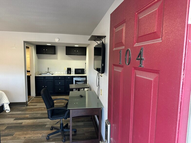 More Photos Of 3140 Kaylor Park dr, Harrisonburg Hotel For Sale