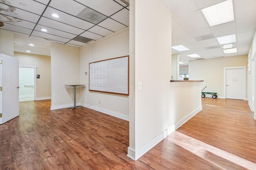 More Photos Of 113 Aileen Rd, Flint Hill Warehouse For Sale