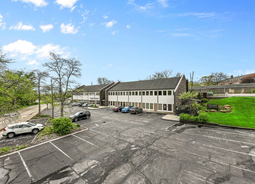 More Photos Of 8180 Brecksville Rd, Brecksville Medical For Lease