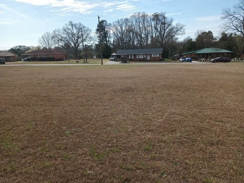 More Photos Of 1344 N 9th St, Griffin Religious Facility For Sale