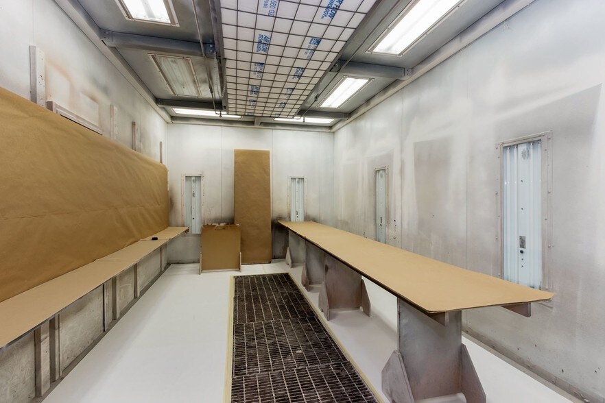 More Photos Of 801 62nd St, Marion Showroom For Sale