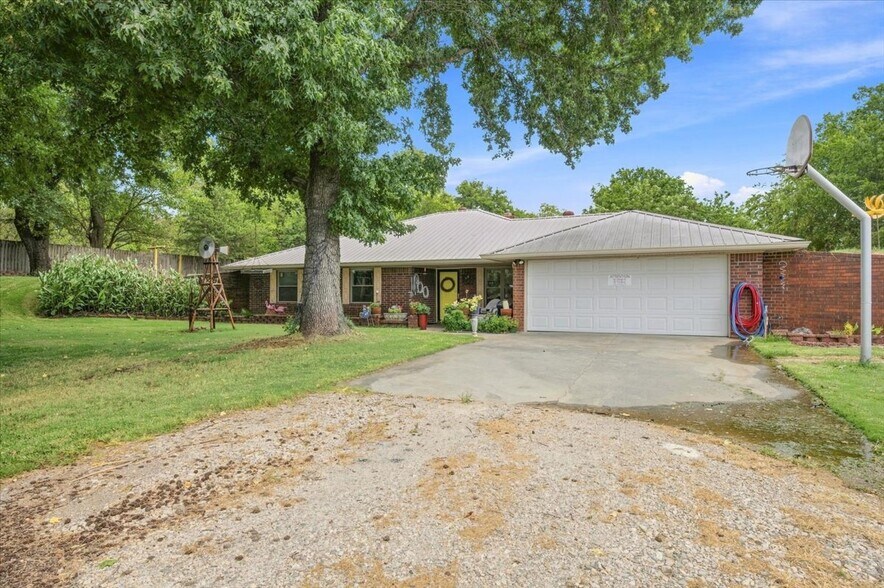 More Photos Of 12301 US Highway 77, Lexington Specialty For Sale