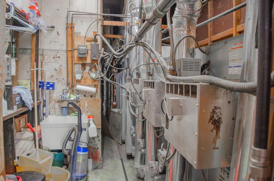 More Photos Of 9 E Oreilly St, Kingston Freestanding For Sale