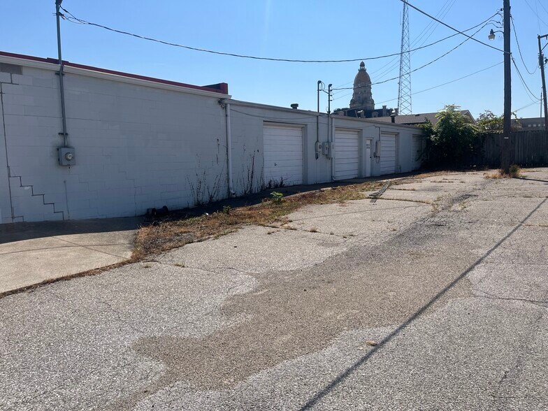 More Photos Of 124 N 2nd St, Terre Haute Warehouse For Sale