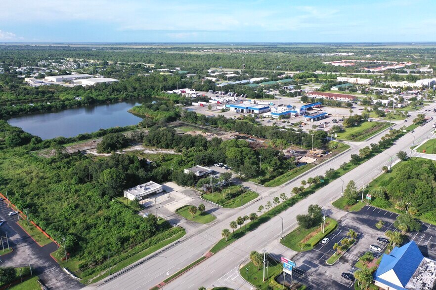 More Photos Of 8801 20th St, Vero Beach Convenience Store For Lease