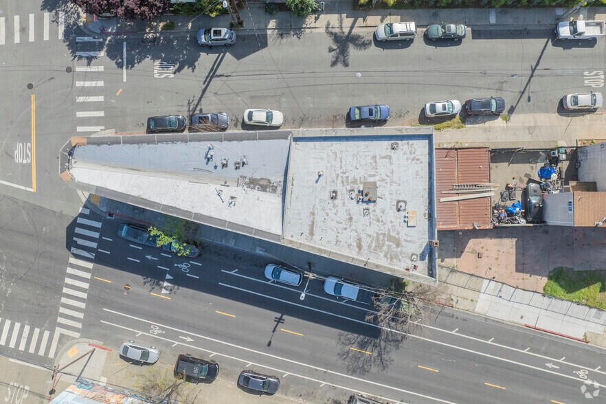 More Photos Of 1624 Peralta St, Oakland Apartments For Lease