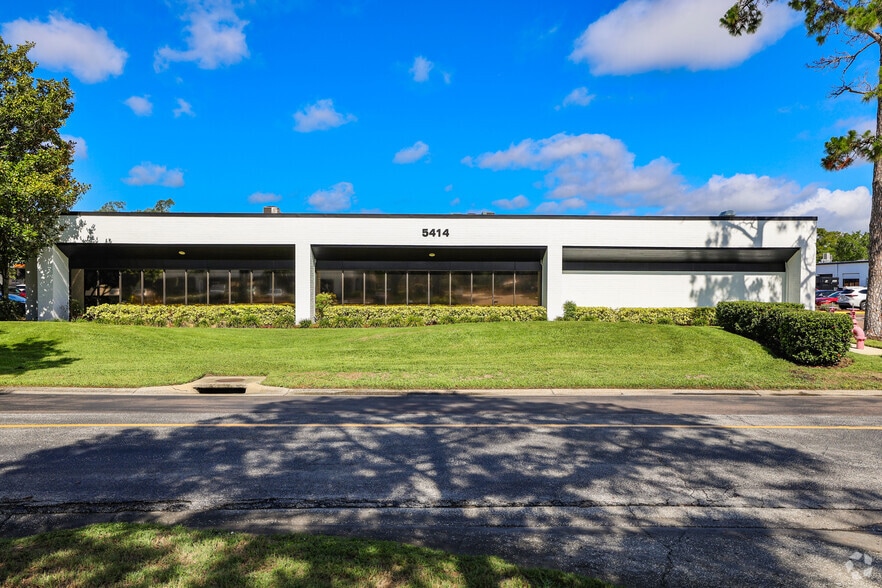 More Photos Of 5402-5460 Beaumont Center Blvd, Tampa Unknown For Lease