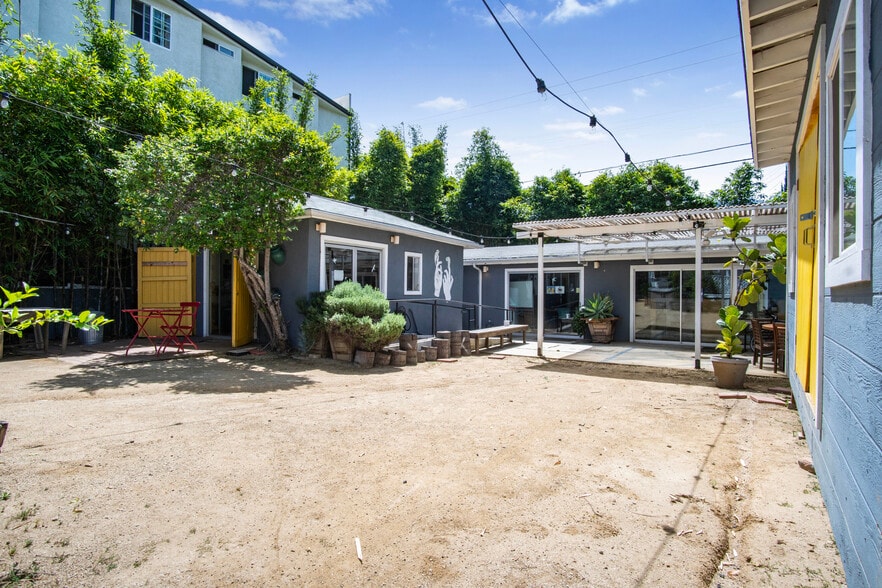 More Photos Of 4760 York Blvd, Los Angeles Office For Lease