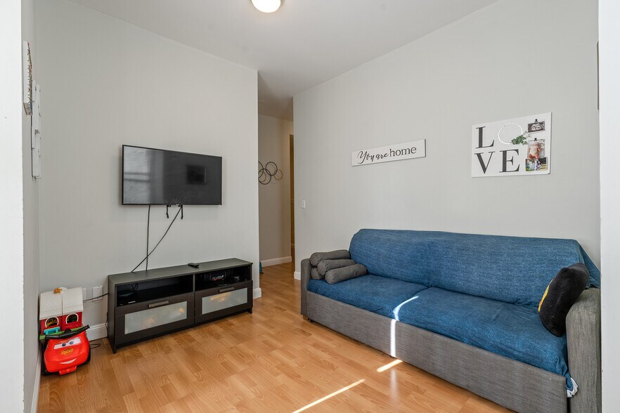 More Photos Of 135-139 8th St, San Francisco Apartments For Sale