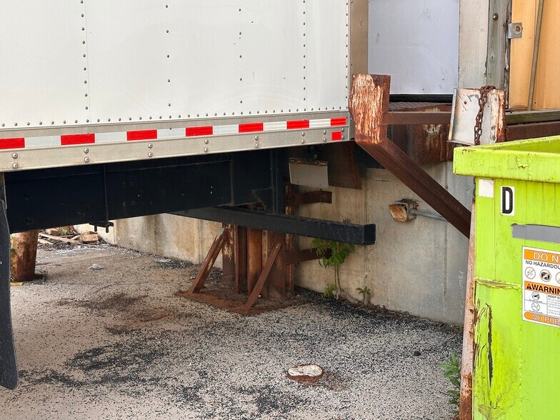 More Photos Of 429 E Grove St, Greenville Industrial For Sale