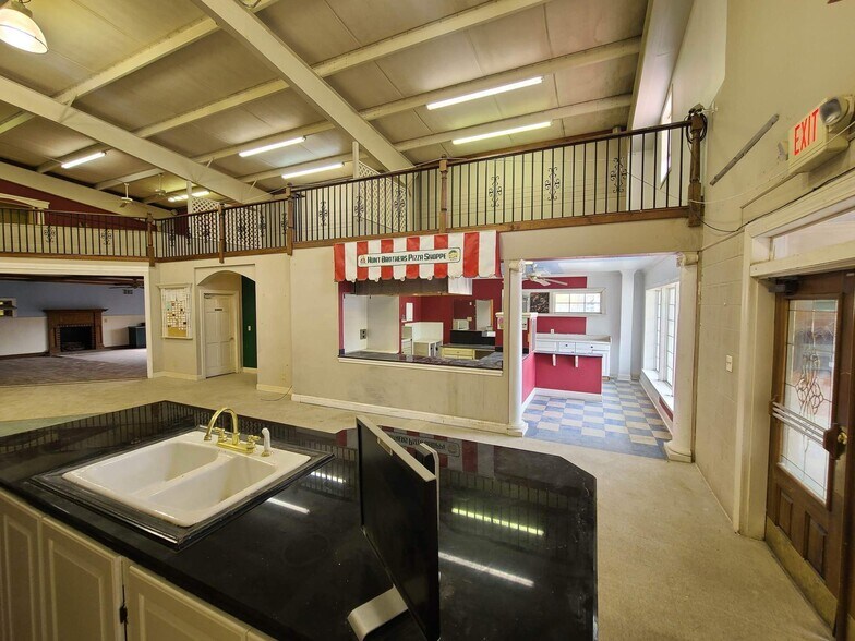 More Photos Of 360 Harold Ingram Hwy, Jefferson Service Station For Sale