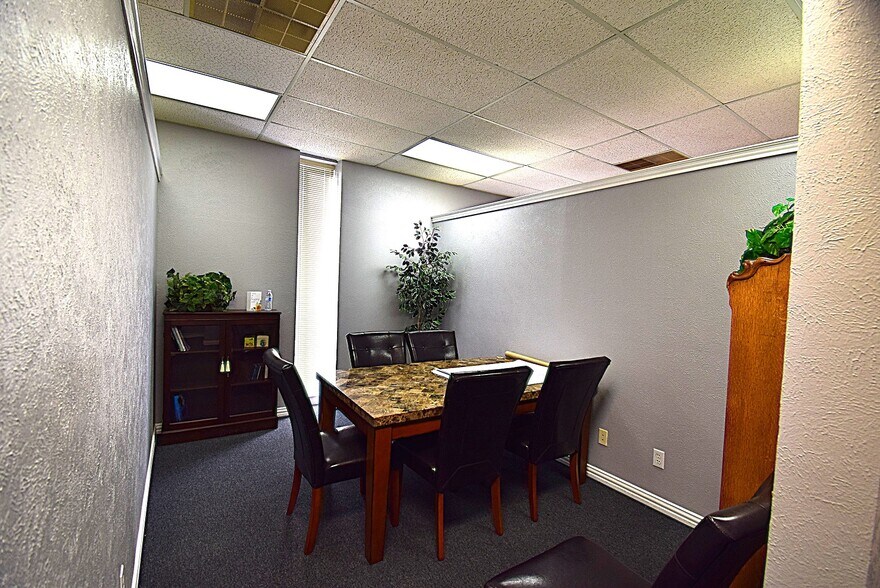 More Photos Of 1001 E Cedar Creek Pky, Seven Points Office For Sale