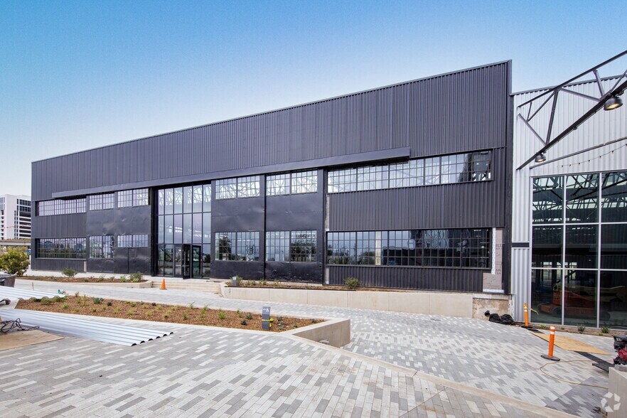 More Photos Of 888 N Douglas St, El Segundo Office For Lease