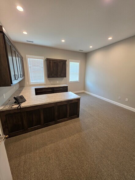 More Photos Of 196 Annette Dr, Benson Office For Sale