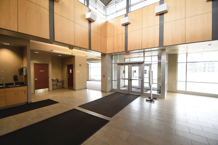 More Photos Of 900 42nd St S, Fargo Office For Sale