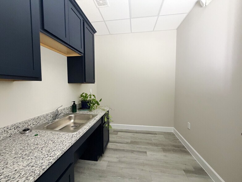 More Photos Of 28111 S Firethorne Rd, Katy Medical For Lease