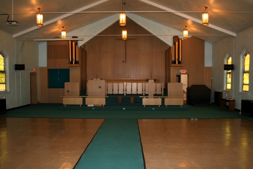 More Photos Of 3026 11th St SW, Canton Religious Facility For Sale