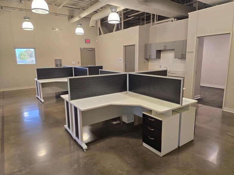 More Photos Of 5486 Airline Dr, Bossier City Office For Sale