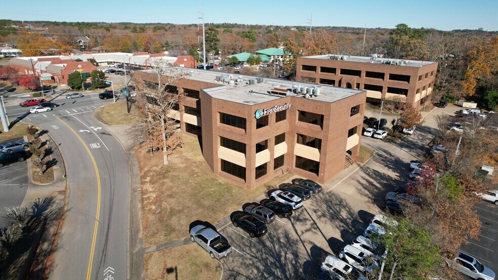 More Photos Of 10421 W Markham St, Little Rock Office For Lease