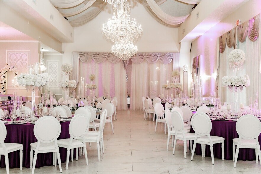 More Photos Of 7065 Westpointe Blvd, Orlando Loft Creative Space For Sale