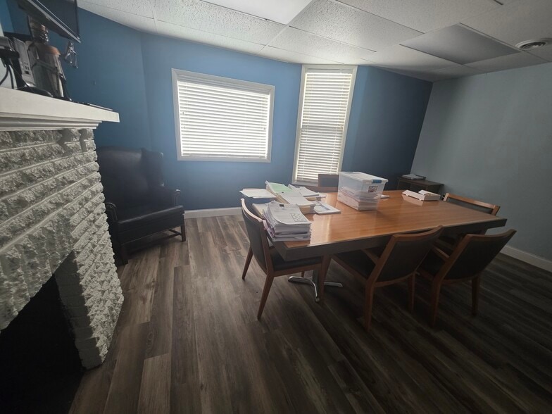 More Photos Of 1451 E Market St, Warren Medical For Sale