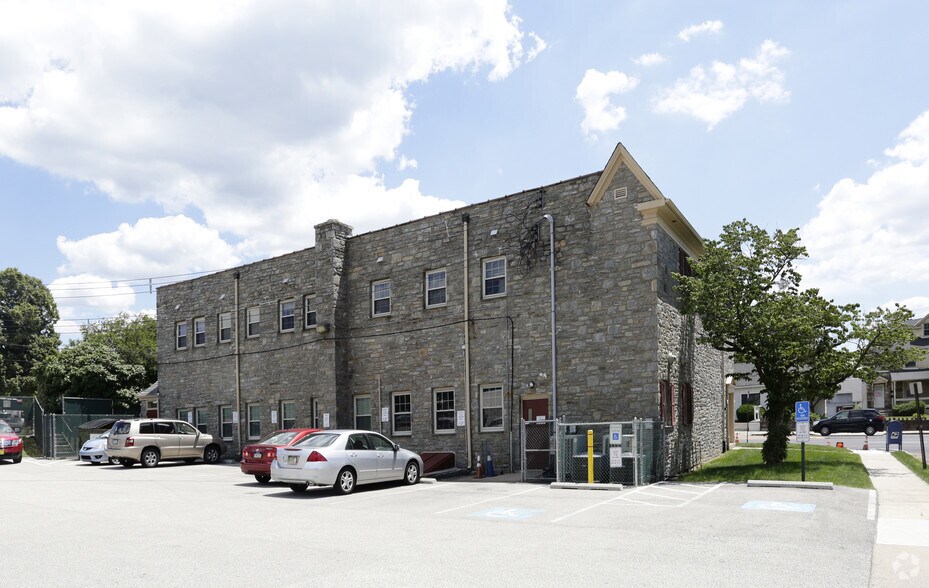 More Photos Of 1150 Old York Rd, Abington Township Office For Lease