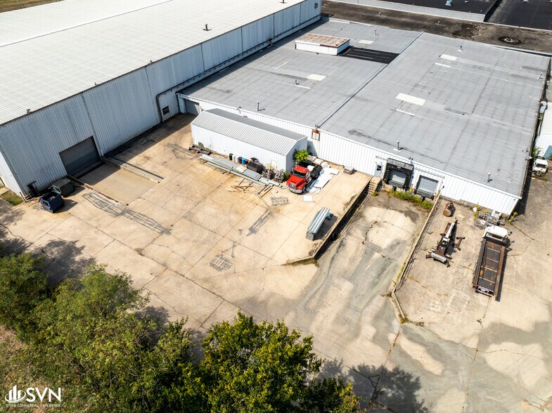 More Photos Of 695 N Main St, Winchester Industrial For Sale