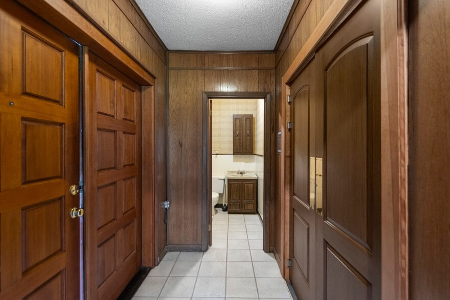 More Photos Of 201 SW 3rd St, Bryant Religious Facility For Sale