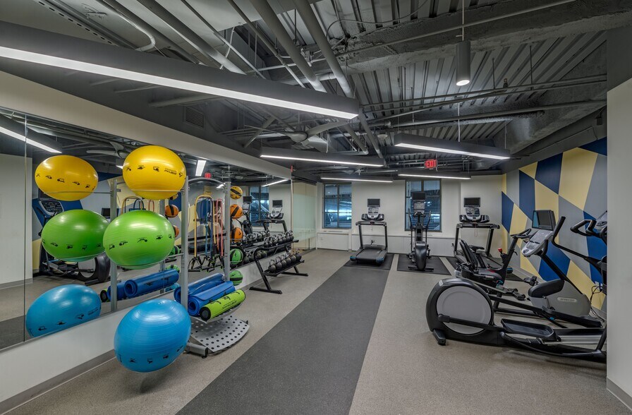 More Photos Of 1001 McKinney St, Houston Office Residential For Sale