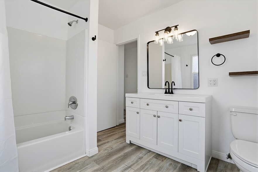 More Photos Of 537 De Luz Rd, Fallbrook Apartments For Sale