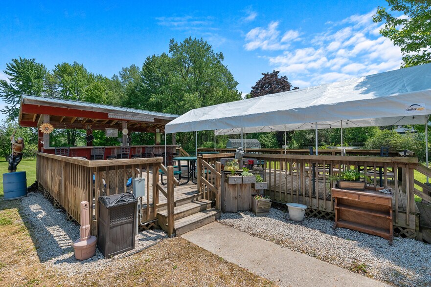 More Photos Of 3172 N Riverside Dr, Saukville General Retail For Sale