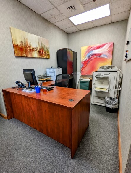 More Photos Of 428 E 4th St, Charlotte Office For Sale