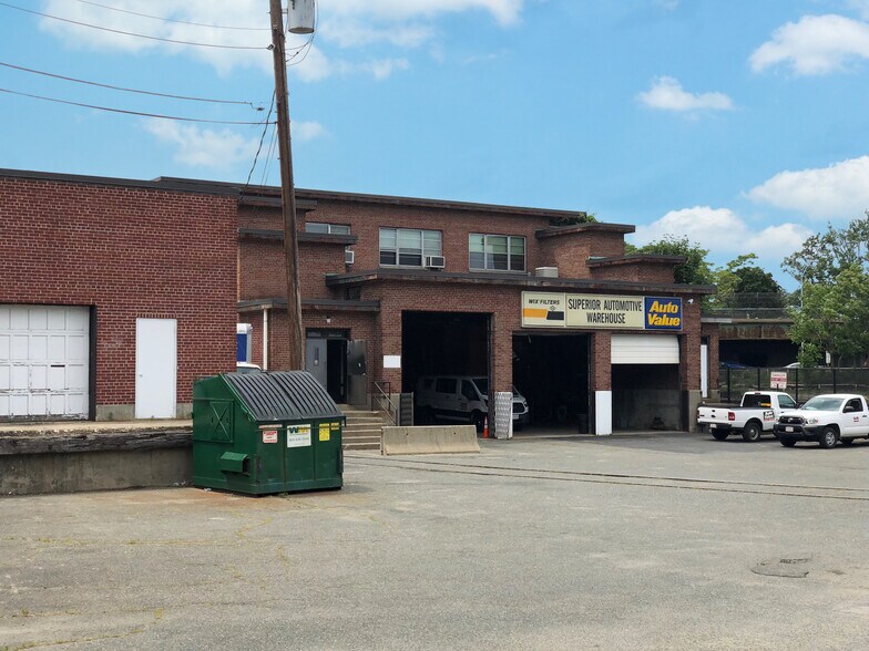 More Photos Of 22 Pratt St, Allston Warehouse For Lease