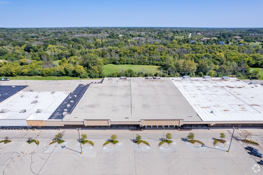 More Photos Of 9124-9200 N Green Bay Ave, Brown Deer Storefront For Lease